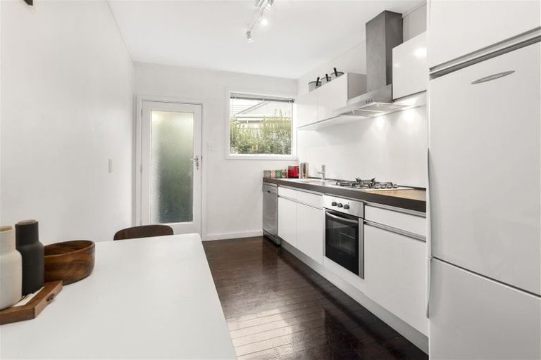 Photo of property in 2/49 Ranfurly Street, St Albans, Christchurch, 8014