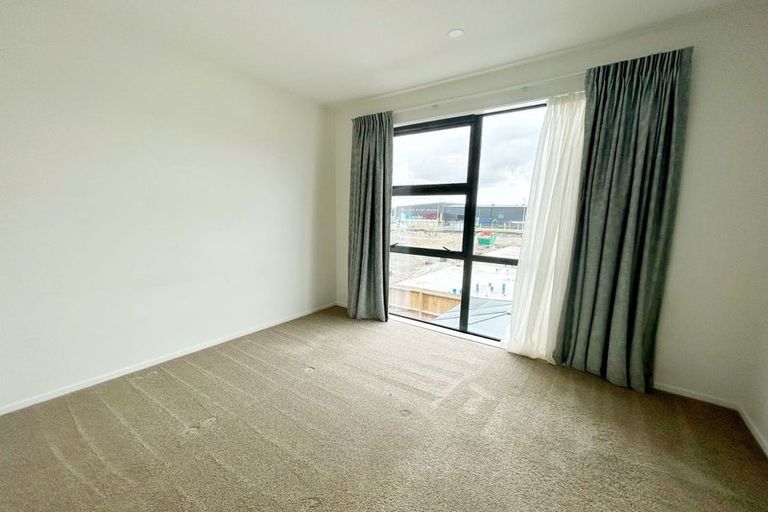 Photo of property in 13 Landing Path Drive, Hobsonville, Auckland, 0616