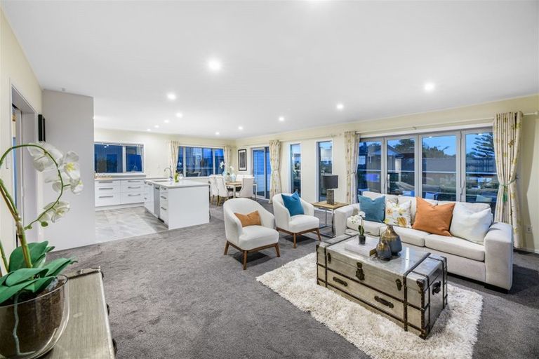 Photo of property in 5 Maxwelton Drive, Mairangi Bay, Auckland, 0630