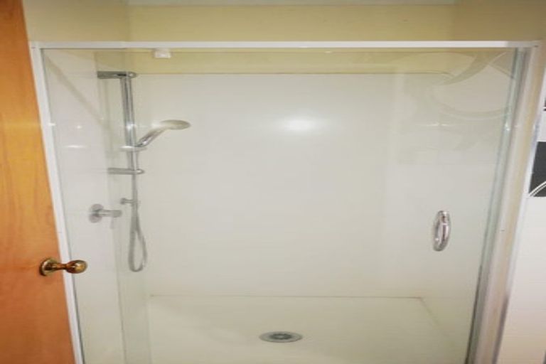 Photo of property in 2/20 Steeple Rise, Pakuranga, Auckland, 2010