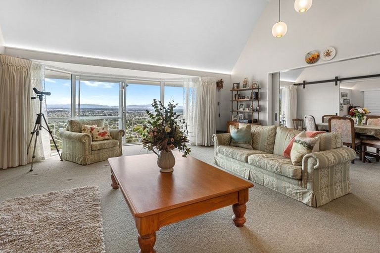 Photo of property in 75 Whaka Terrace, Huntsbury, Christchurch, 8022