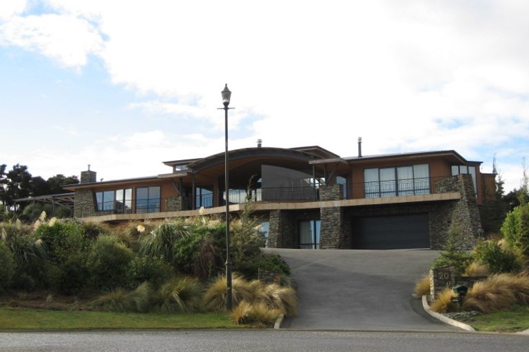 Photo of property in 20 Briar Bank Drive, Wanaka, 9305