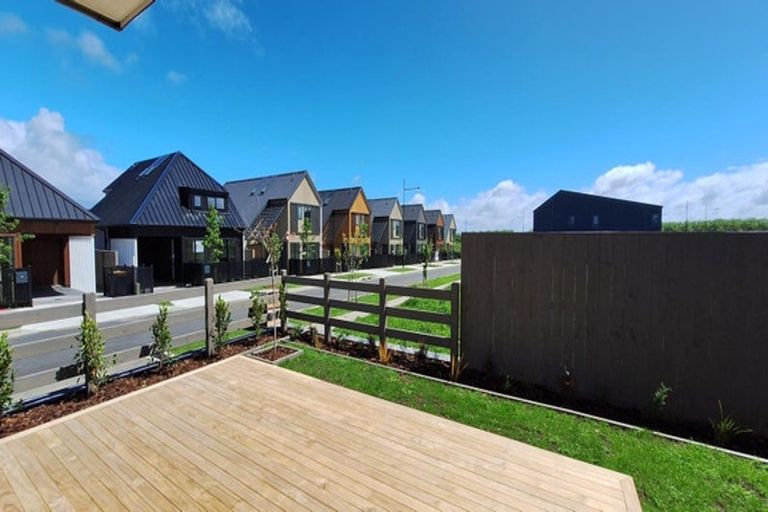 Photo of property in 55 Maungakaraka Road, Karaka, 2580