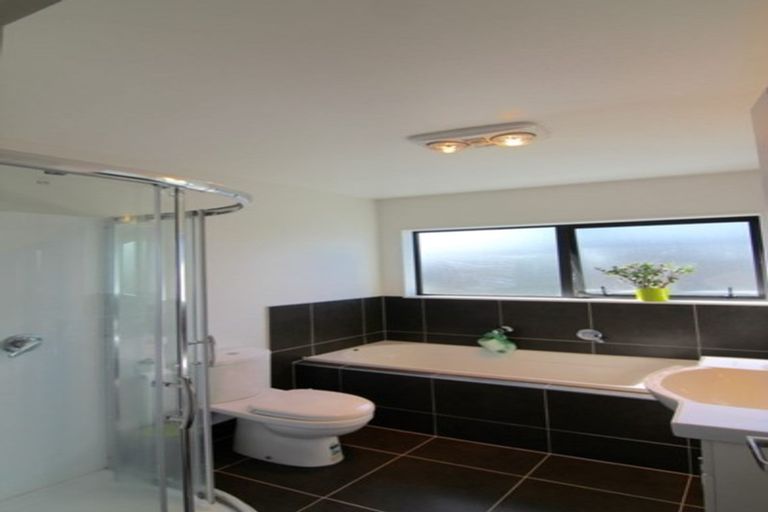 Photo of property in 69 Kirikiri Drive, Papakura, 2110