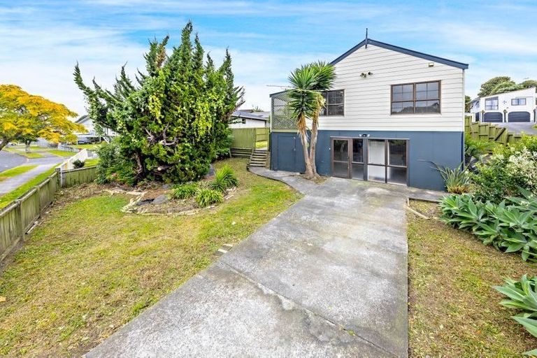 Photo of property in 30 Aronia Way, Goodwood Heights, Auckland, 2105