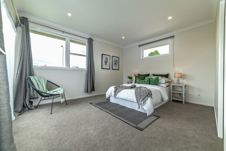 Photo of property in 15 Newhaven Place, Roslyn, Palmerston North, 4414