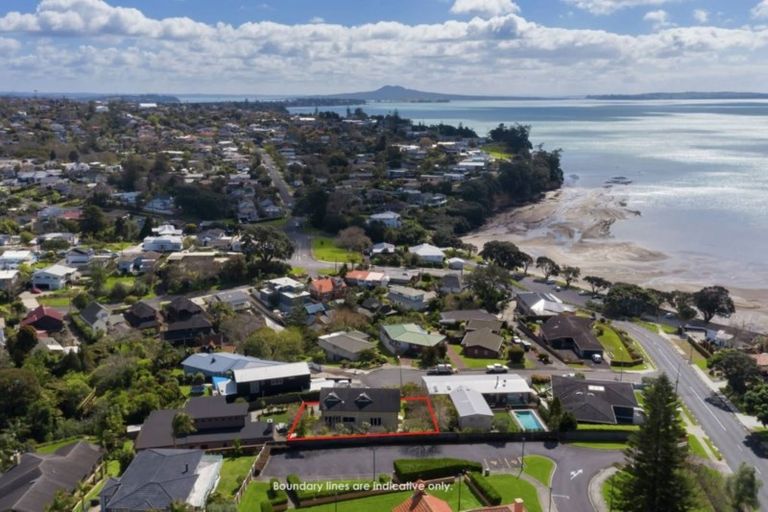 Photo of property in 4a Cleary Terrace, Cockle Bay, Auckland, 2014