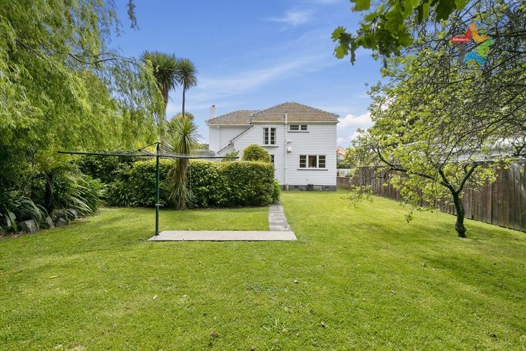 Photo of property in 28 Marina Grove, Hutt Central, Lower Hutt, 5010