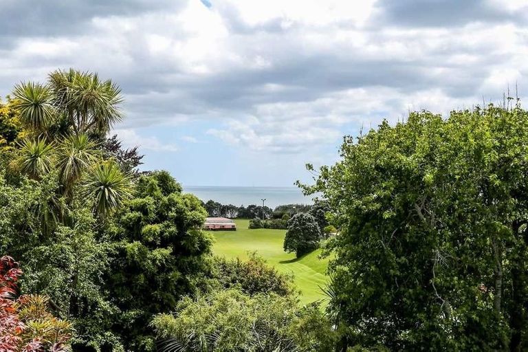 Photo of property in 114b South Road, Spotswood, New Plymouth, 4310