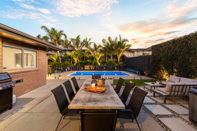 Photo of property in 14 Will Street, Huapai, Kumeu, 0810