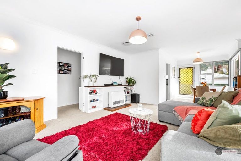 Photo of property in 37 Raukawa Street, Stokes Valley, Lower Hutt, 5019