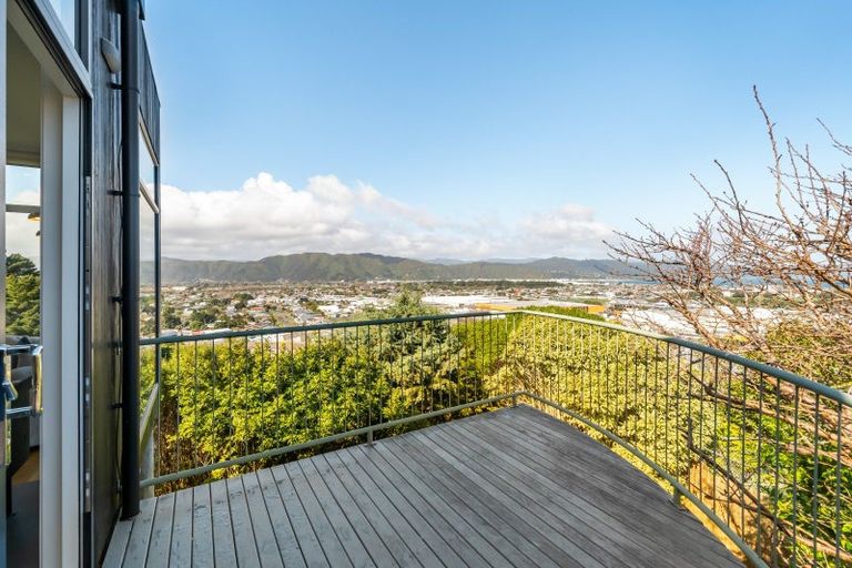 Photo of property in 24 Magnolia Grove, Maungaraki, Lower Hutt, 5010