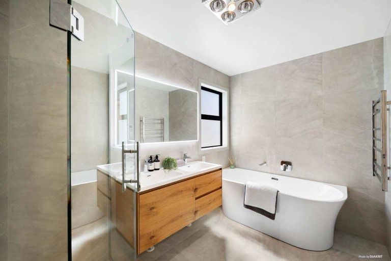 Photo of property in 43b Centorian Drive, Windsor Park, Auckland, 0632