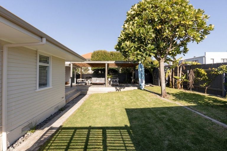 Photo of property in 8 Pitau Road, Mount Maunganui, 3116
