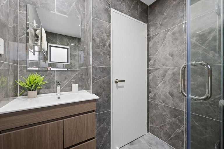 Photo of property in 716a Massey Road, Mangere, Auckland, 2022