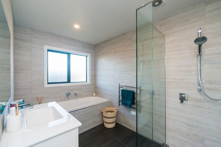 Photo of property in 5 Waimarama Court, Roslyn, Palmerston North, 4414