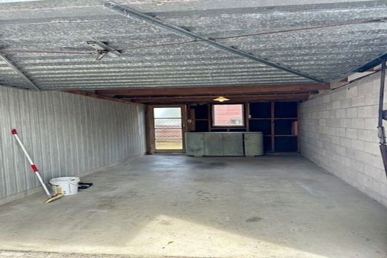 Photo of property in 2/38 Knightsbridge Drive, Forrest Hill, Auckland, 0620