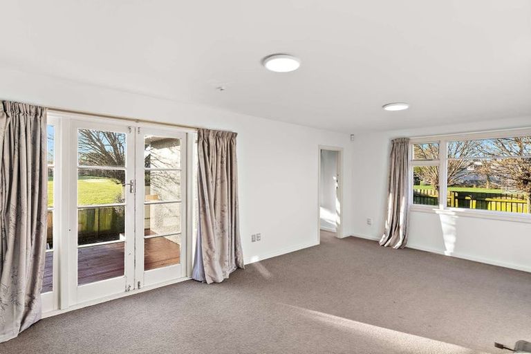 Photo of property in 32 Vagues Road, Northcote, Christchurch, 8052