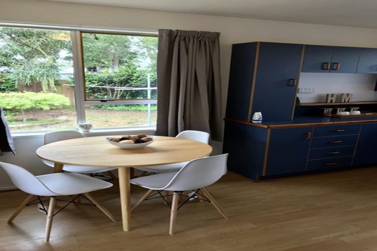 Photo of property in 2/3 Binstead Place, Avondale, Christchurch, 8061