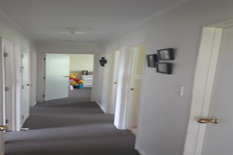 Photo of property in 6 Cretian Crescent, Henderson, Auckland, 0612