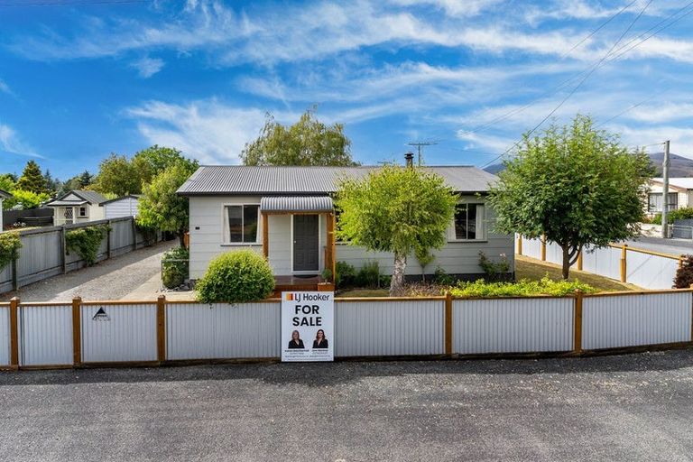 Photo of property in 15 Falstone Crescent, Twizel, 7901