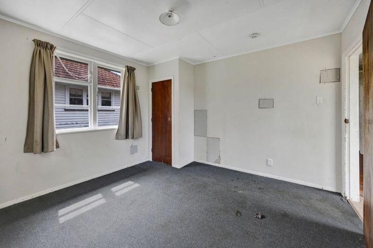 Photo of property in 5 Glenpark Avenue, Westown, New Plymouth, 4310