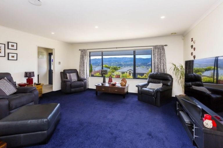 Photo of property in 12 Betty Watt Grove, Riverstone Terraces, Upper Hutt, 5018