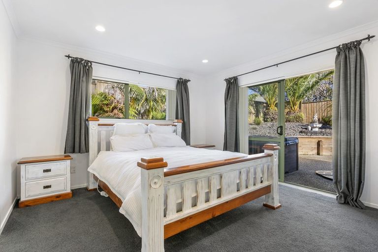 Photo of property in 24 Chelmsley Avenue, Henderson, Auckland, 0612