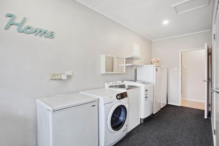 Photo of property in 18 Deanna Drive, West Harbour, Auckland, 0618