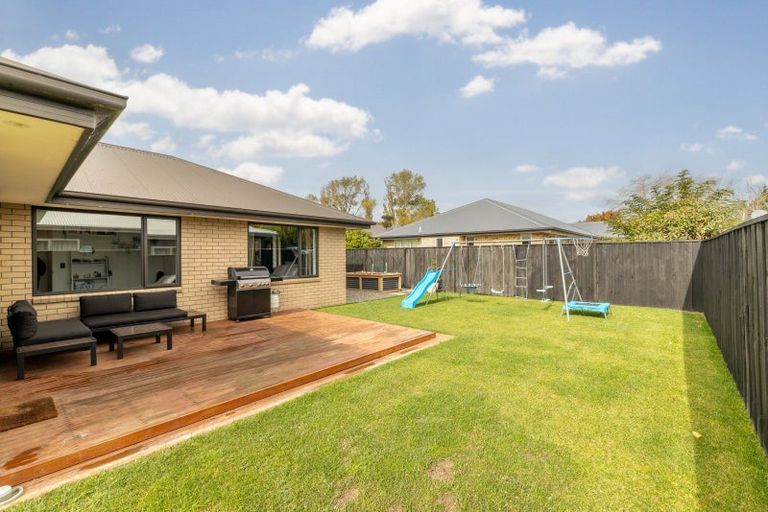 Photo of property in 17 Puaka Street, Pegasus, 7612