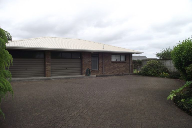 Photo of property in 10c Kinross Drive, Merrilands, New Plymouth, 4312