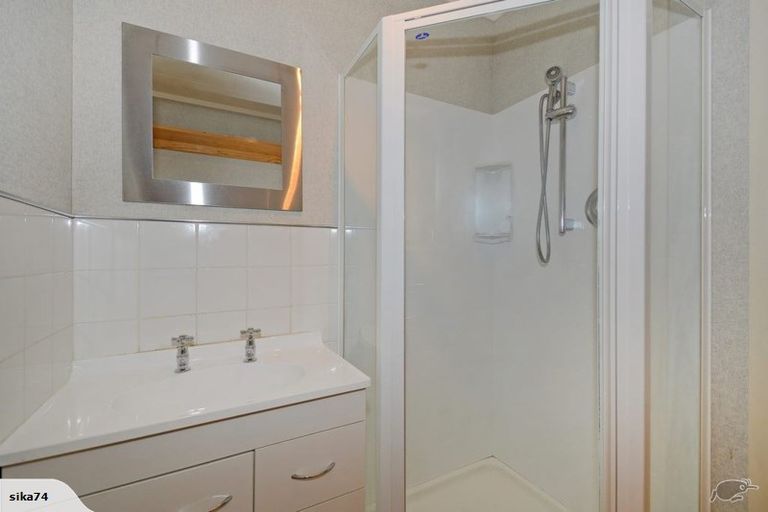 Photo of property in 76 Elmslie Road, Pinehaven, Upper Hutt, 5019