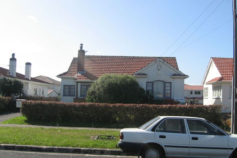 Property details for 34a Mount Roskill Road, Mount Roskill, Auckland, 1041