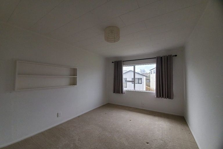 Photo of property in 1/802 East Coast Road, Oteha, Auckland, 0630
