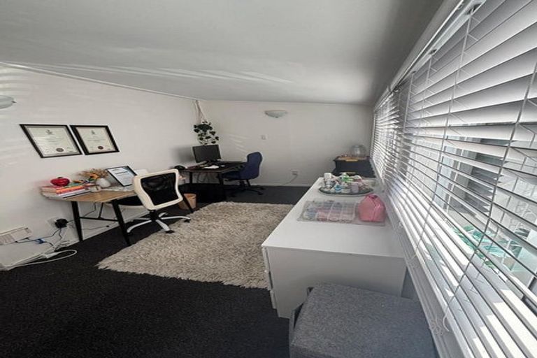 Photo of property in 808 East Coast Road, Oteha, Auckland, 0630