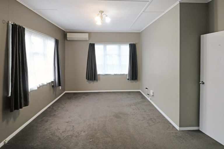 Photo of property in 2/28 Hall Crescent, Epuni, Lower Hutt, 5011