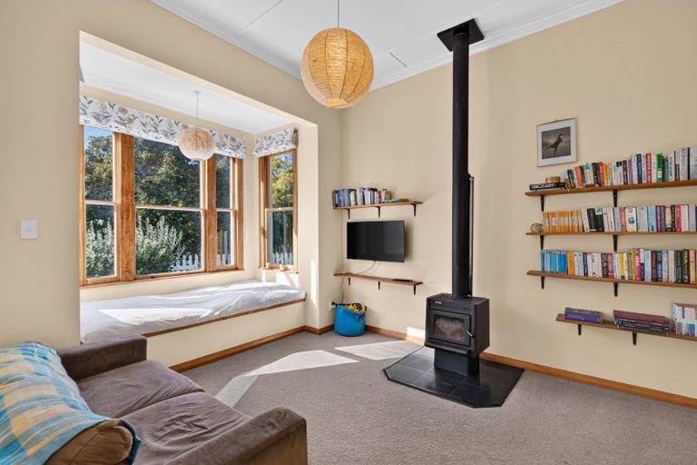 Photo of property in 28 Milton Road, Bluff Hill, Napier, 4110