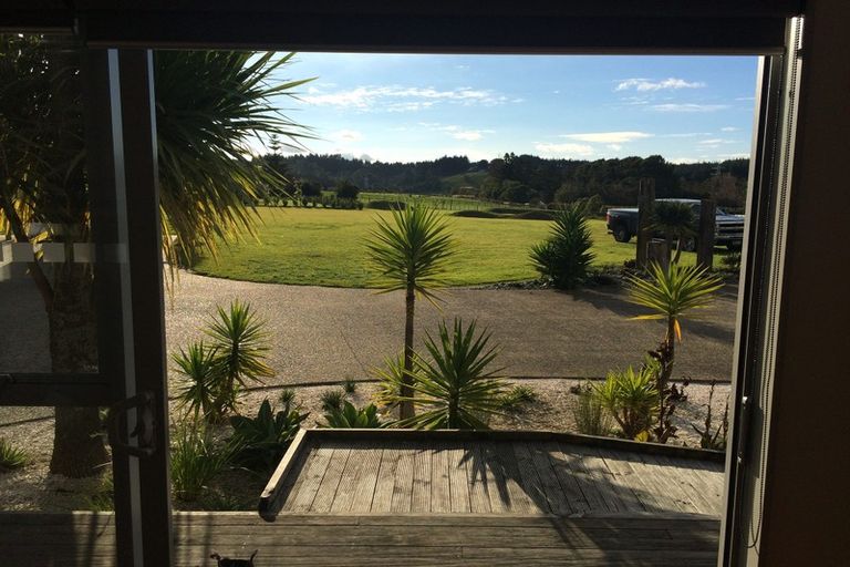 Photo of property in 163 Oraha Road, Kumeu, 0892