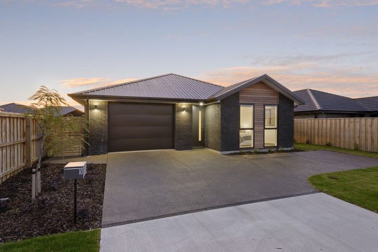 Photo of property in 10 Nathaniel Archer Street, Woodend, 7610