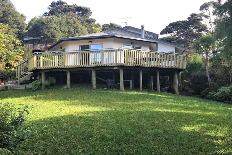 Photo of property in 108 Mountain Road, Henderson Valley, Auckland, 0612