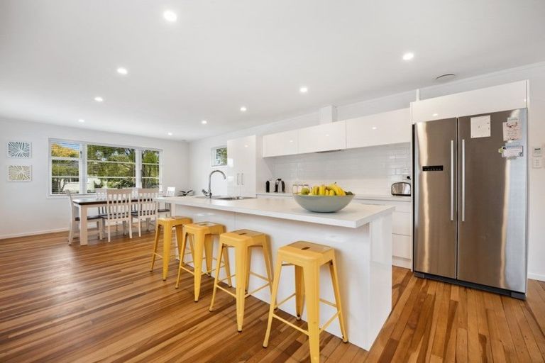 Photo of property in 43 Routley Crescent, Elderslea, Upper Hutt, 5018