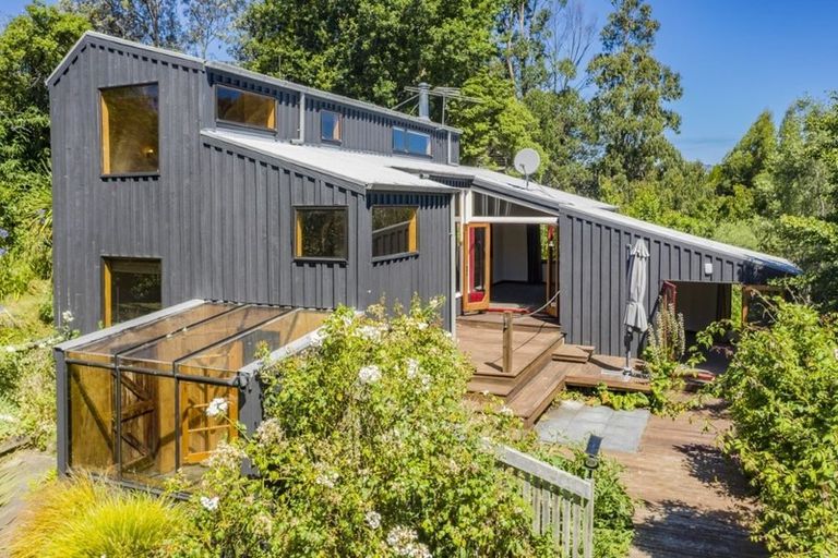 Photo of property in 189 Main Road, Allandale, Lyttelton, 8971