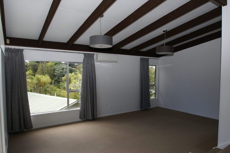 Photo of property in 2/19 Erica Road, Sunnynook, Auckland, 0620