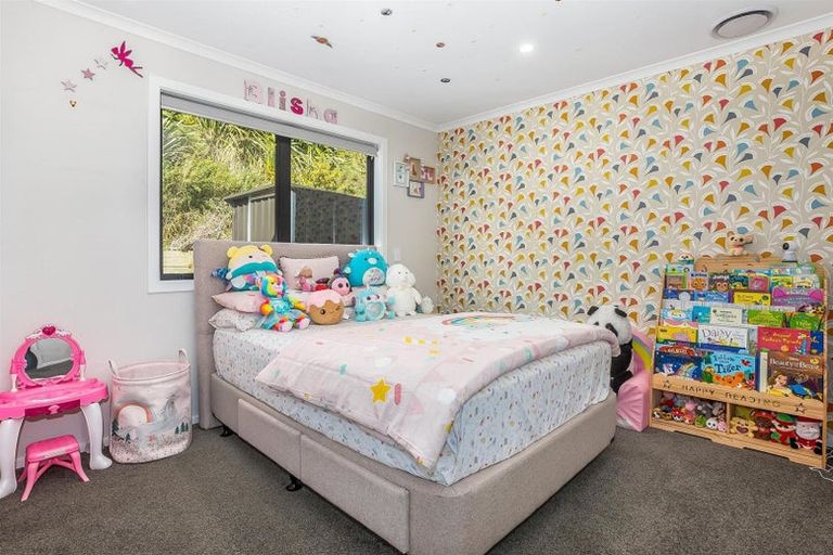 Photo of property in 14 Kaiaho Close, Aotea, Porirua, 5024