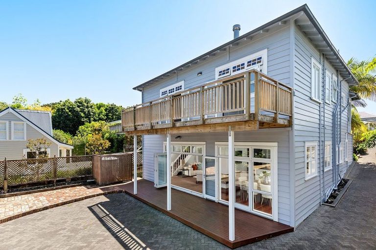 Photo of property in 12 Domain Street, Devonport, Auckland, 0624