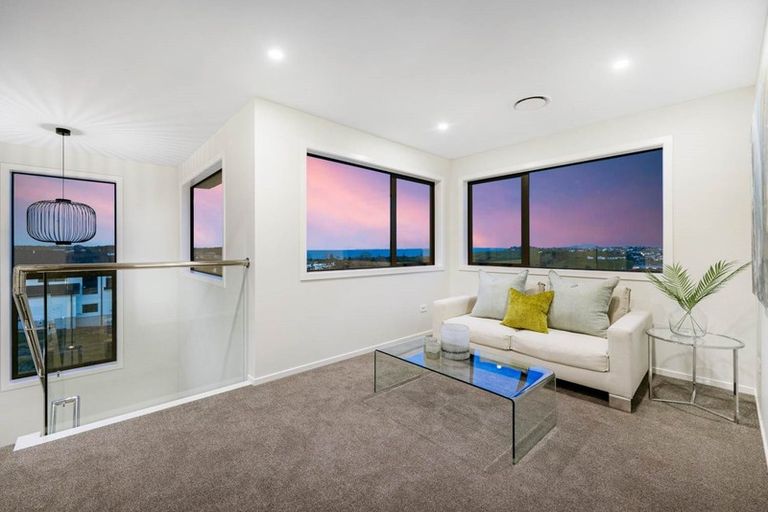 Photo of property in 29 Kumukumu Road, Long Bay, Auckland, 0630