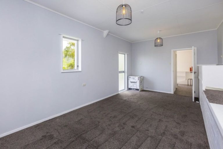Photo of property in 35b Roband Crescent, Brown Owl, Upper Hutt, 5018