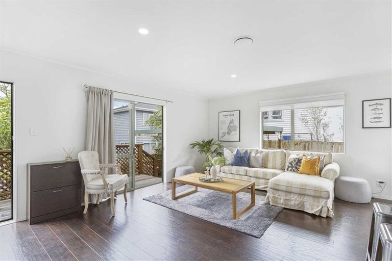 Photo of property in 2/4 Gibraltar Street, Howick, Auckland, 2014