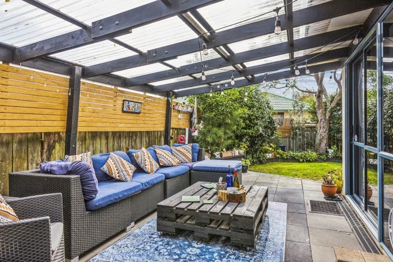 Photo of property in 8 Leigh Place, Paraparaumu Beach, Paraparaumu, 5032