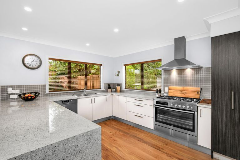 Photo of property in 2 Rays Way, Tuakau, 2121